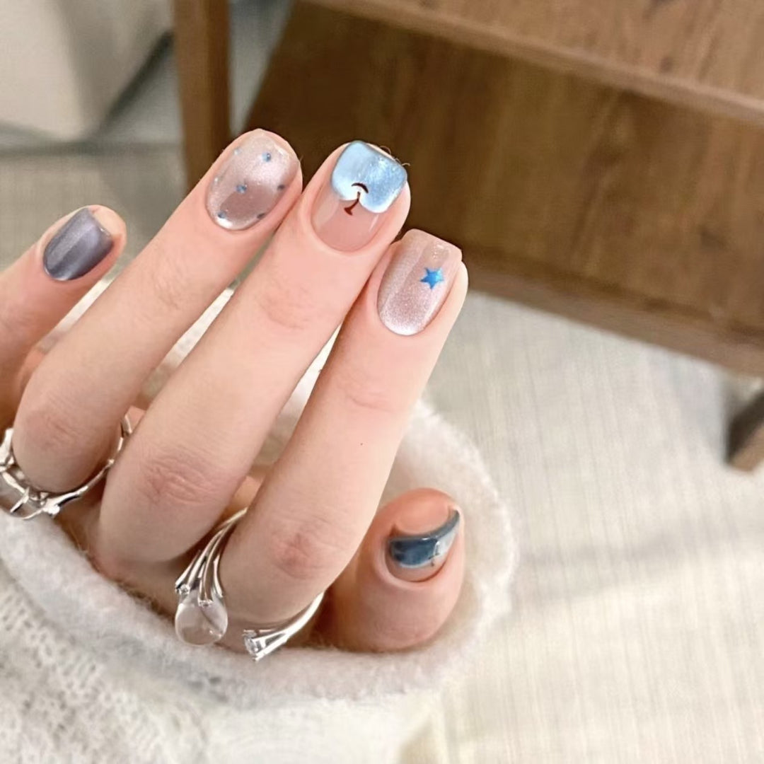 Festliches, von Charakteren inspiriertes Nagelkunst-Set Karnz