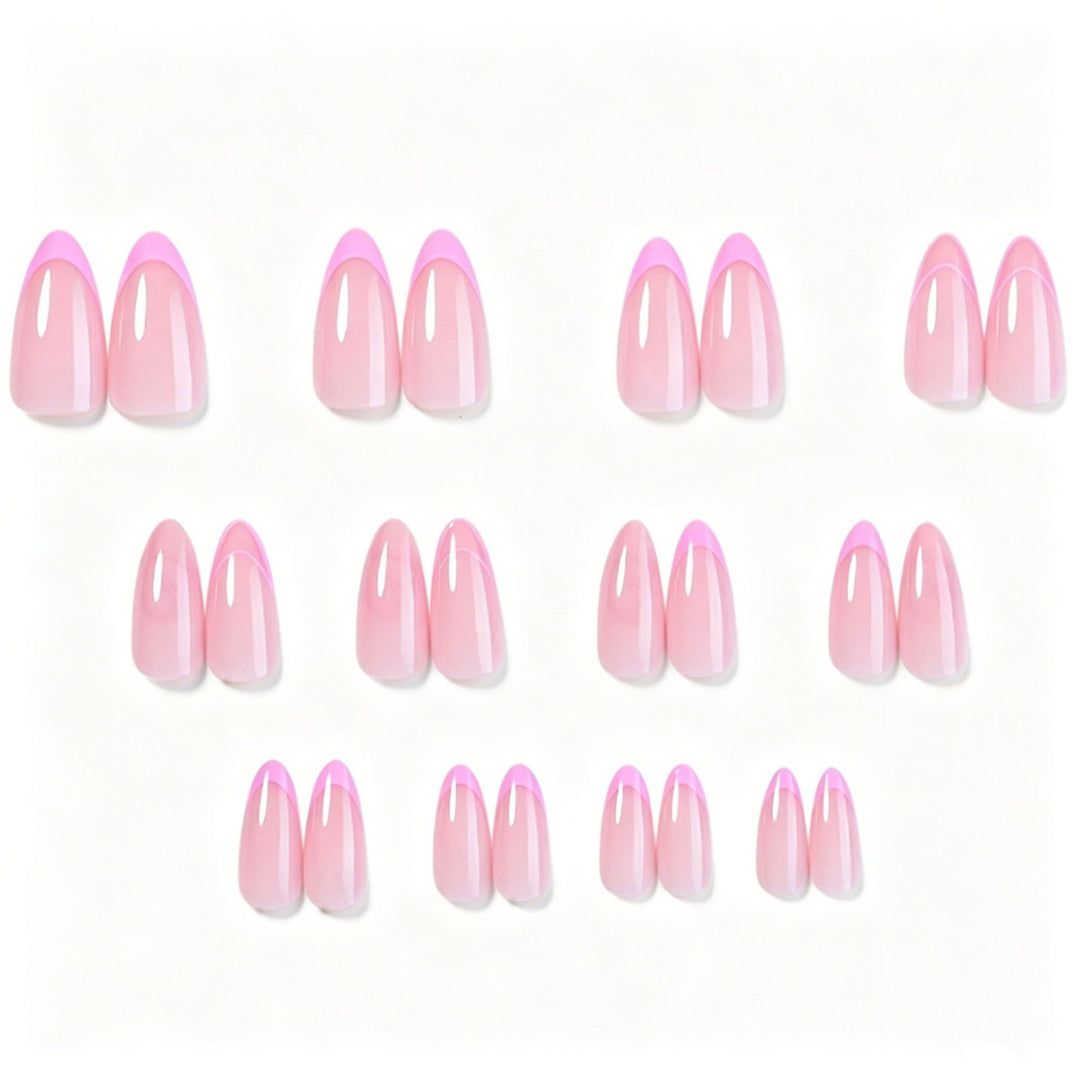 Elegante Stiletto-Nagelkunst-Tipps mit Herzdesign Karnz