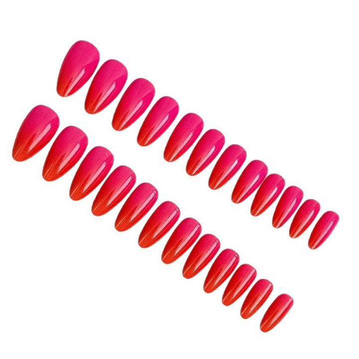 Trendige Nagelspitzen Karnz
