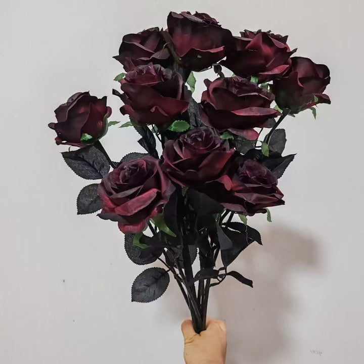 Elegante dekorative künstliche schwarze Rosenbouquet