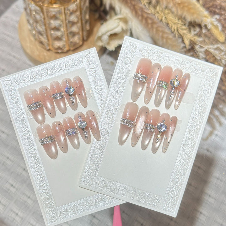 Premium mit Strass verzierten Stiletto Press-On Nägel Karnz