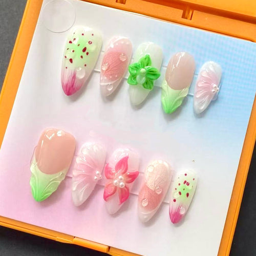 Dekoratives florales Kunstwerk Press-On Nail Set