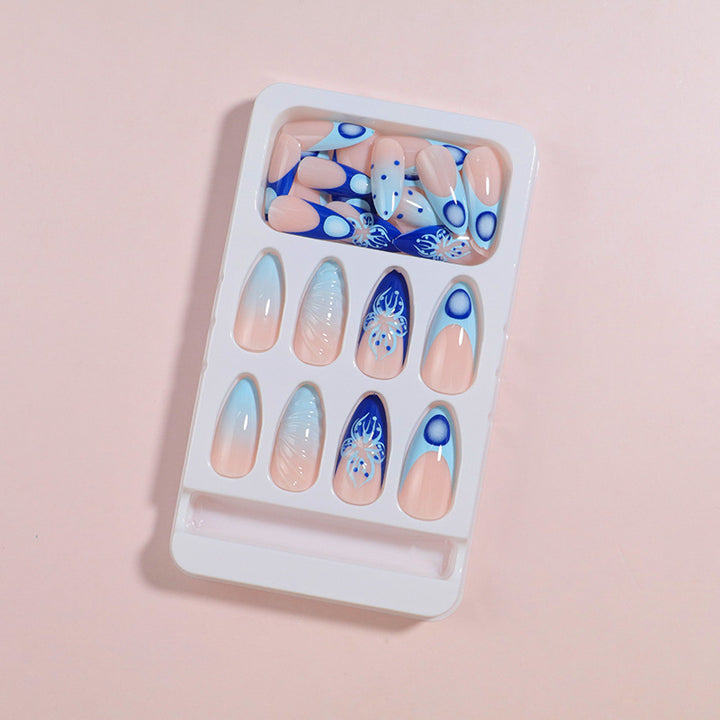 DIY Künstlerischer Press-On Nail Set Karnz