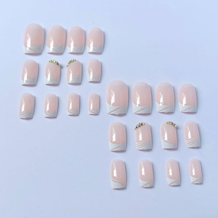 Elegantes französisches Spitzen-Nagelkunstdesign