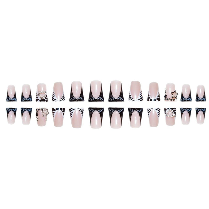 Glamouröse Strassakzent-Nagelerweiterungen Karnz