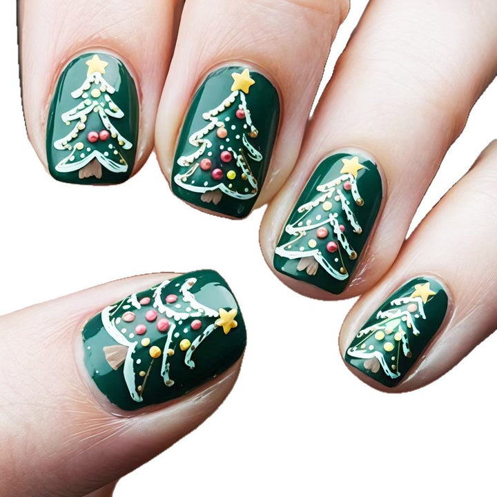 Festliche Kunstnägel mit Weihnachtsbaum-Motiv Karnz