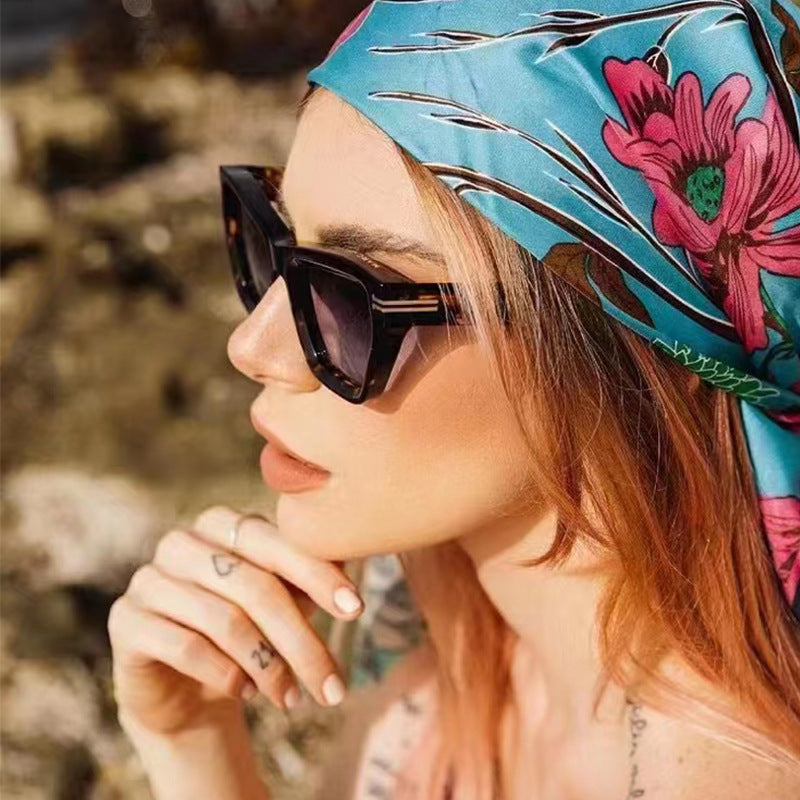 Damen Moderne Quadrat-Sonnenbrille mit exklusiven Akzenten Karnz