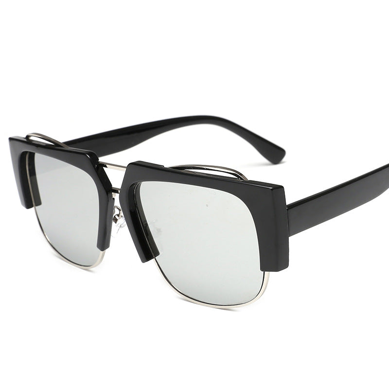 Damen Modische quadratische Sonnenbrille mit einzigartigem Kettendesign Karnz