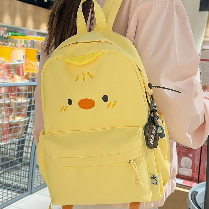 Kreativ Gestalteter Rucksack mit Plüschigen Applikationen Karnz