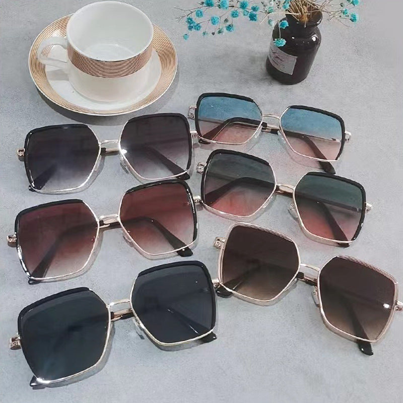 Damen stilvolle Oversized-Sonnenbrille Karnz