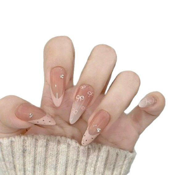 Elegante dekorative Nagelkunstverlängerungen Karnz