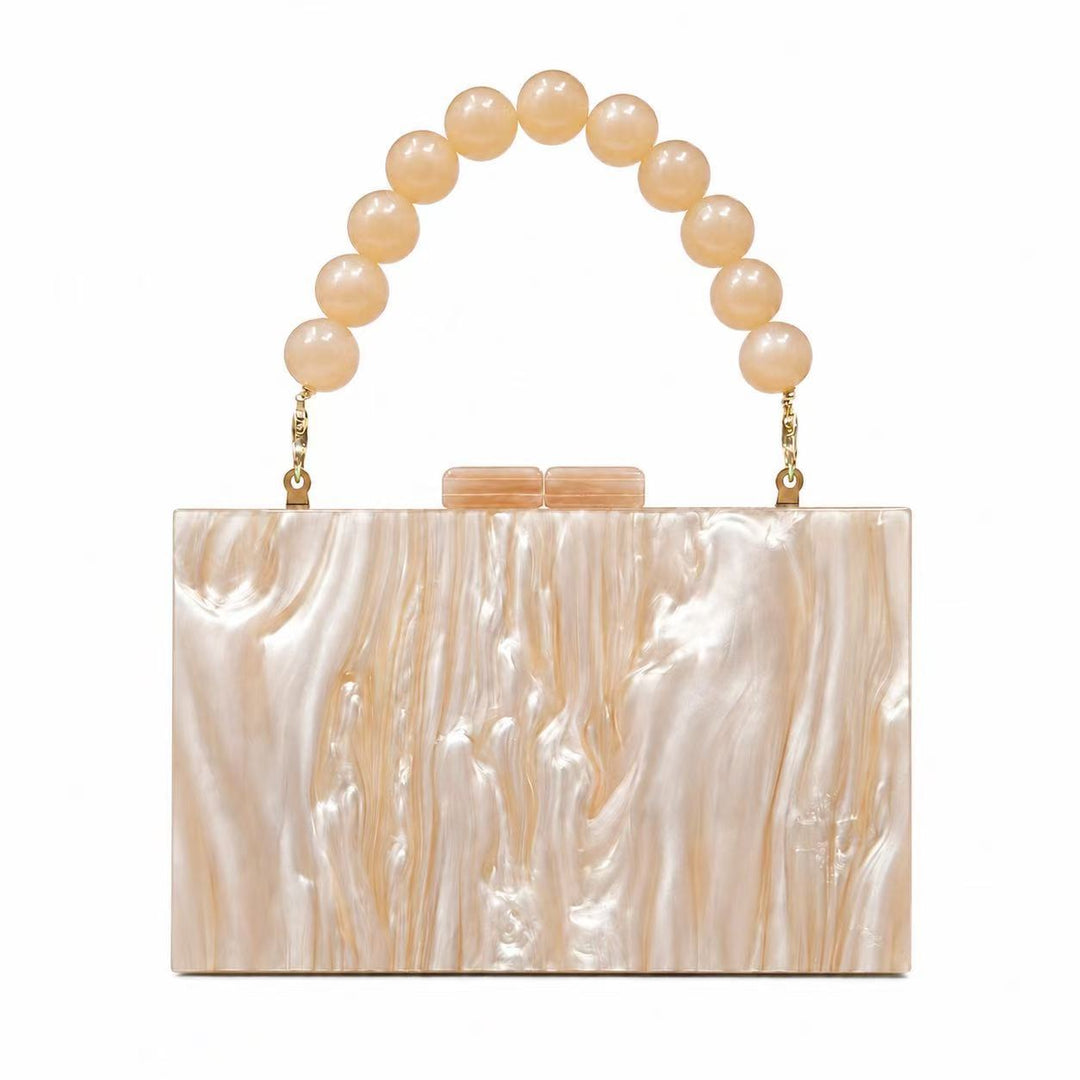Elegante akribisch strukturierte Handtasche