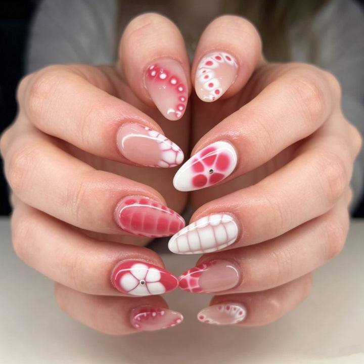 Künstliche Nagelspitzen mit Aufregendem Design und Eleganten Akzenten Karnz