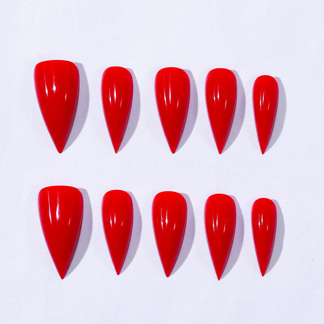 Elegante Stiletto-Nagelerweiterungen Karnz
