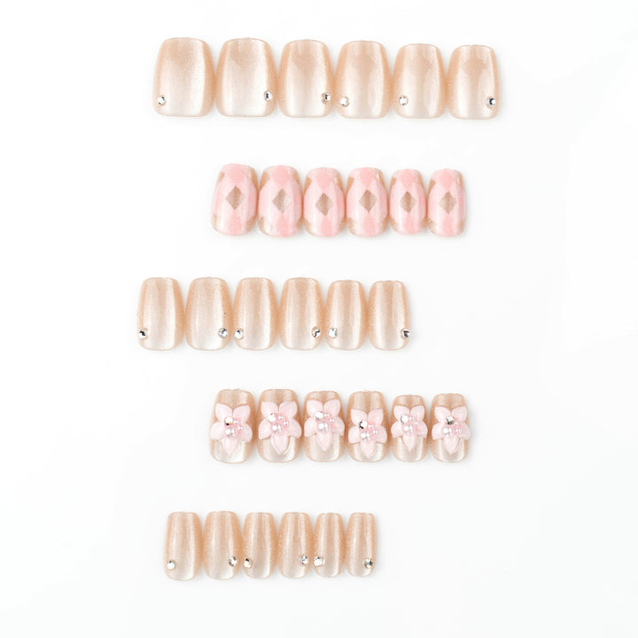 kunstvolle Nagelset Karnz