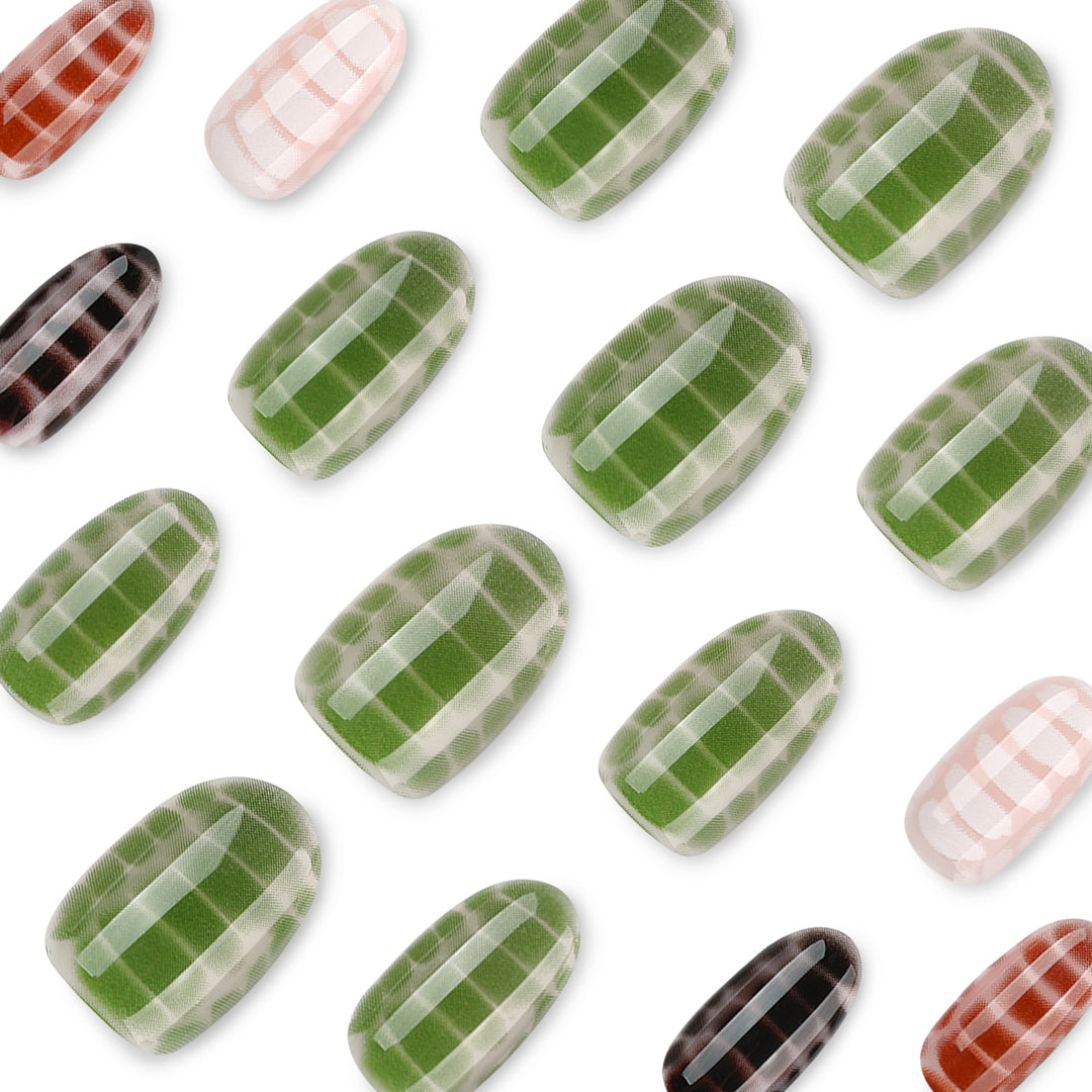 Kunstvolle Nailart mit kreativen Mustern Karnz