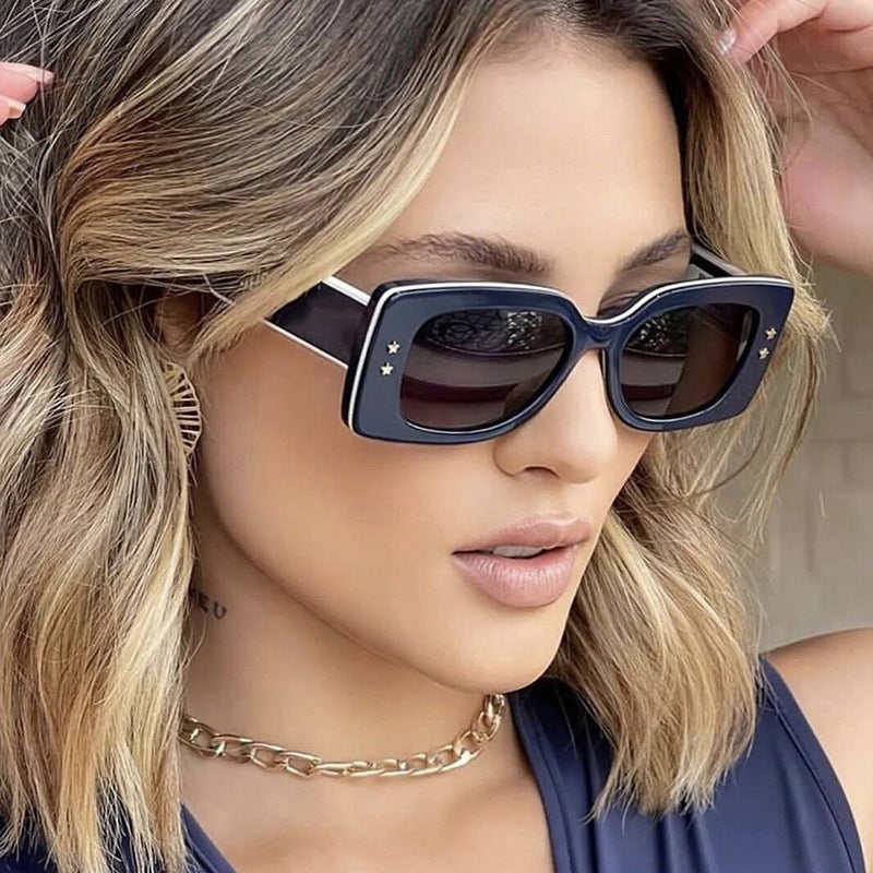 Damen extravagante quadratische Sonnenbrille mit stylishen Details Karnz