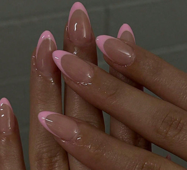 Luxus Kunstnagelspitzen mit elegantem französischen Design Karnz