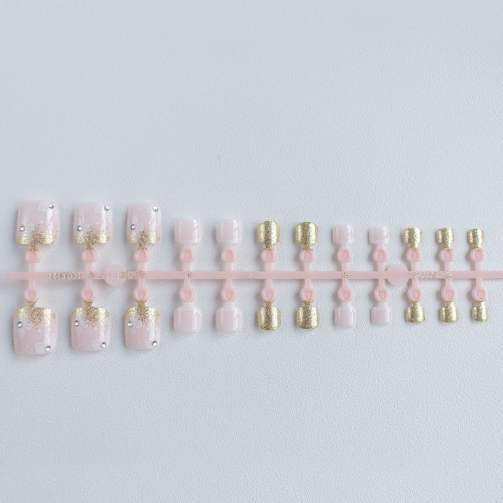 Elegante Blumengel-Nagelkunst