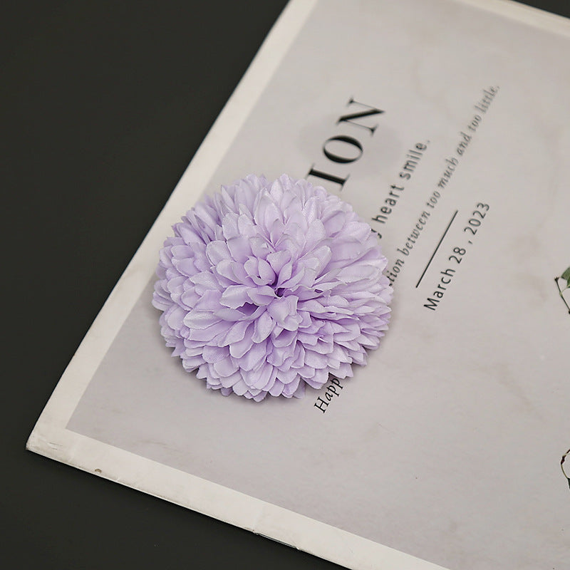 Elegante Chrysanthemen Blüten Haarschmuck
