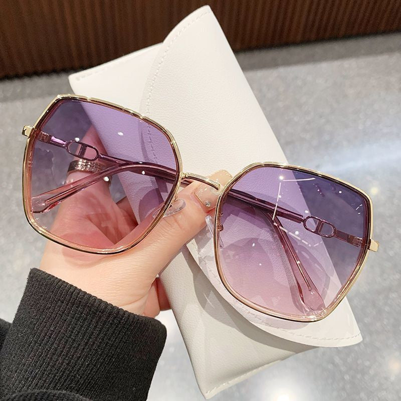 Damen stilvolle Sonnenbrille im modernen Design Karnz
