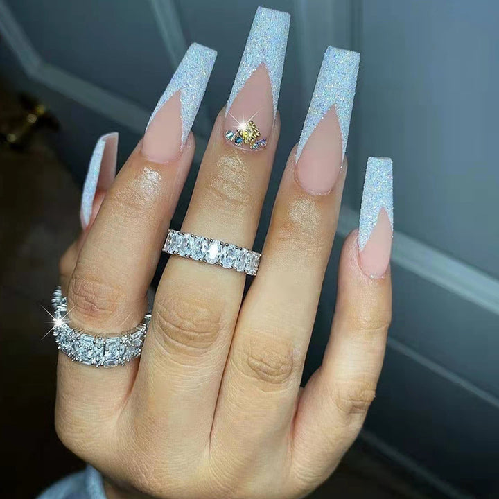 Kunstnagelset mit Glitzer- und Spitzen-Design Karnz