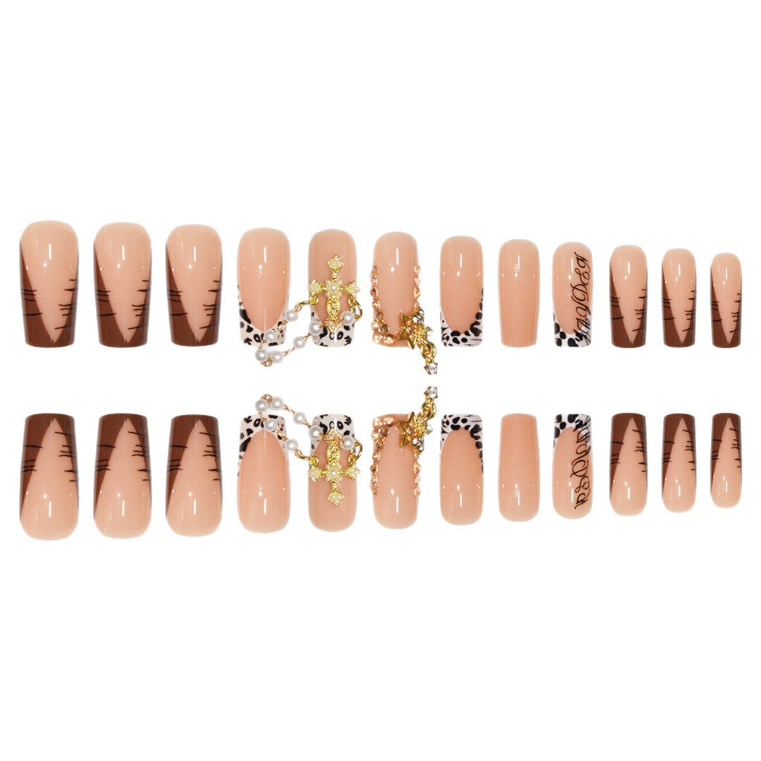 Künstlerische Luxus-Nagelverlängerungen Karnz