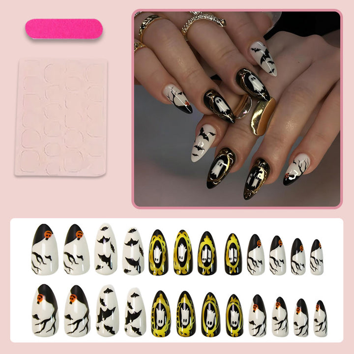 Kunstnagelset mit einzigartigen Spukmotiven Karnz