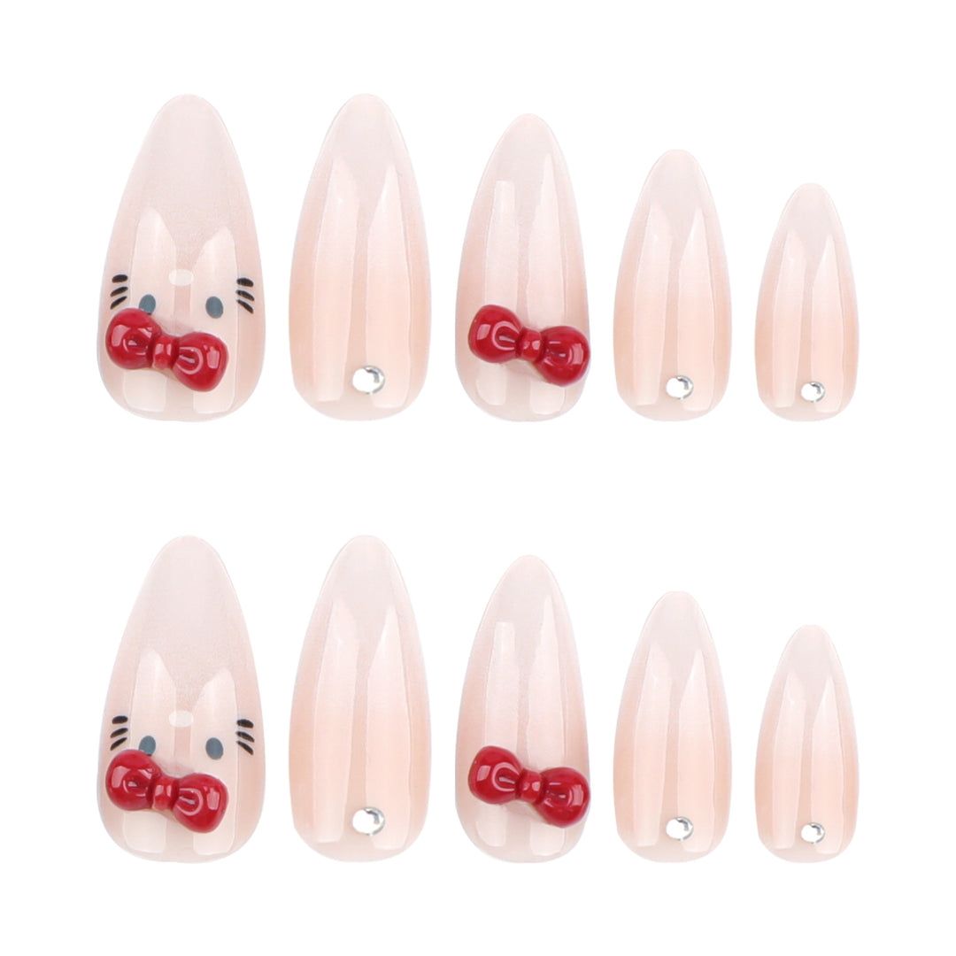 Kunstvolle Nagelkunst mit charmanten Katzenmotiven Karnz