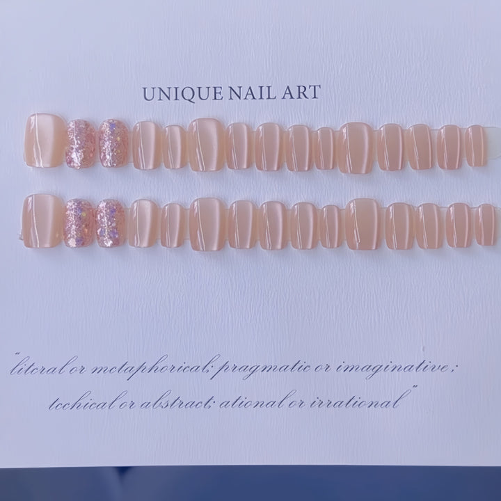 Künstlerisches Press-On Nagelset Karnz