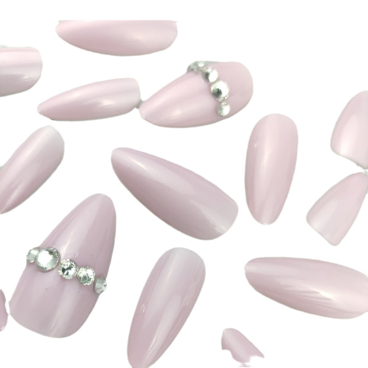 Elegante mandelförmige Nail Enhancements Karnz 1789915615
