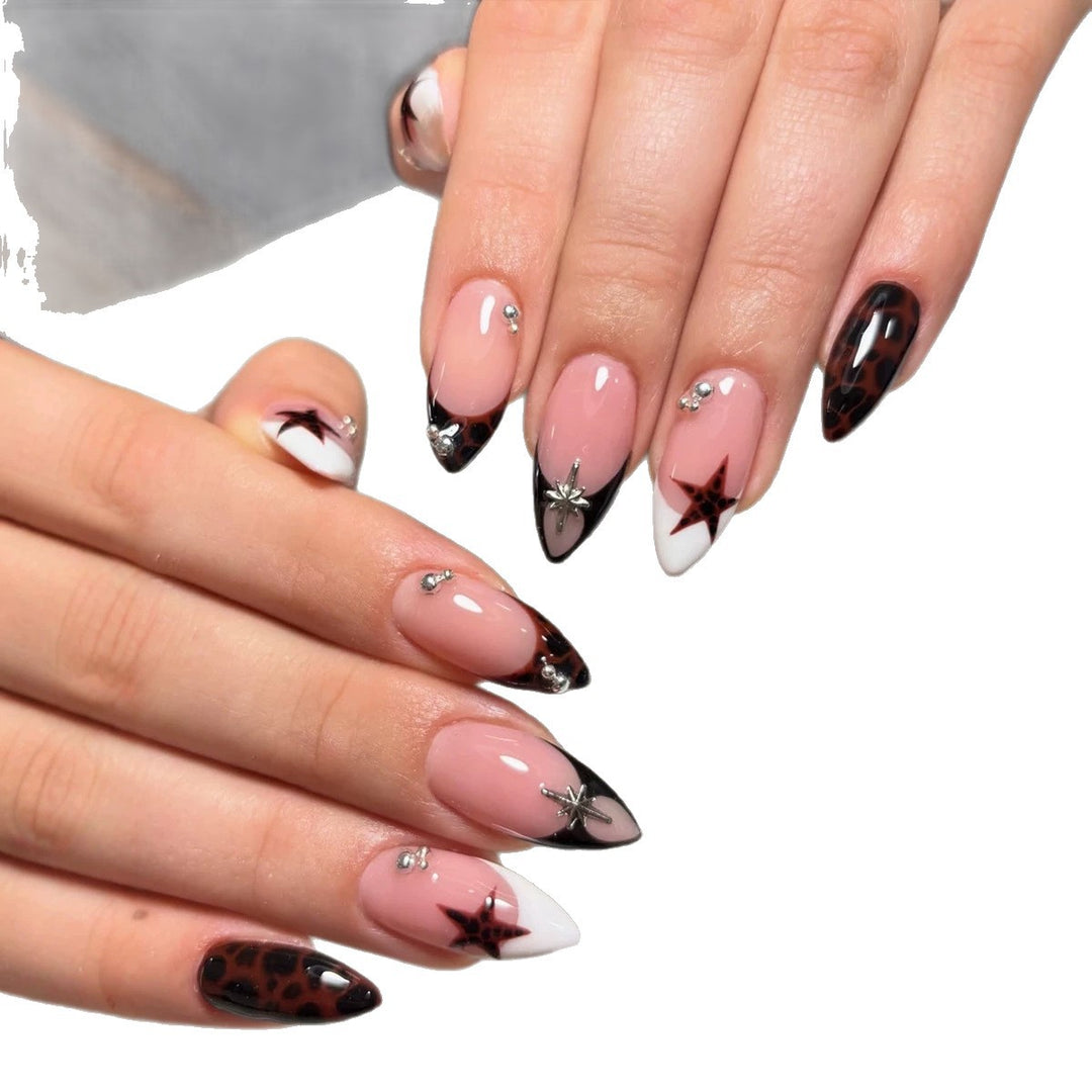 Künstlerischer mit Sternen verzierten Press-On Nagelset Karnz