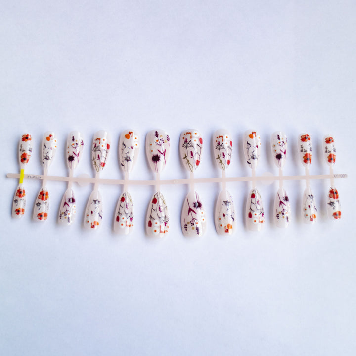 Künstlerisches Nageldesign