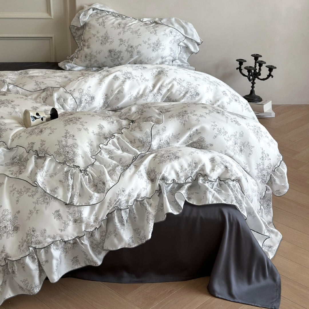 Elegante Satin-Bettwäschegarnitur mit Volantkante und Toile-de-Jouy-Motiv