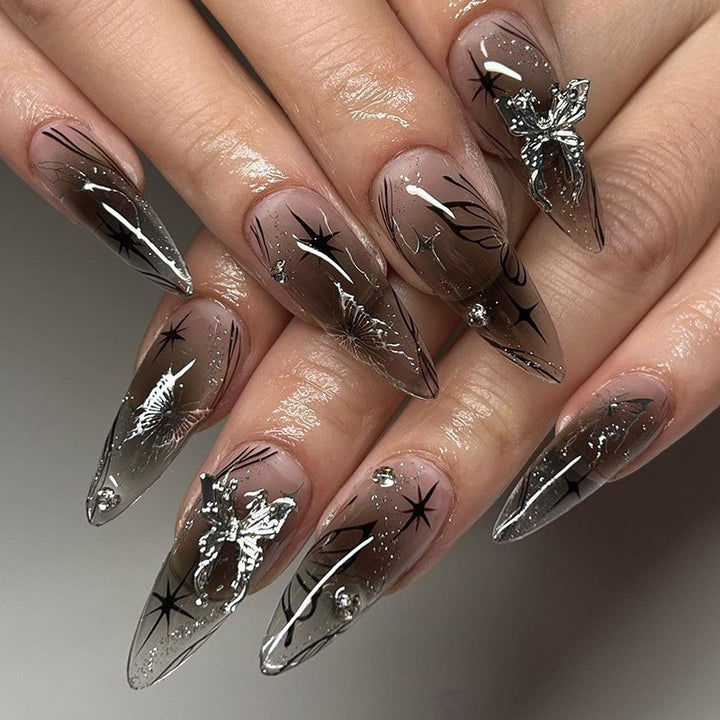 Künstlerisches Stiletto-Nageldesign Karnz