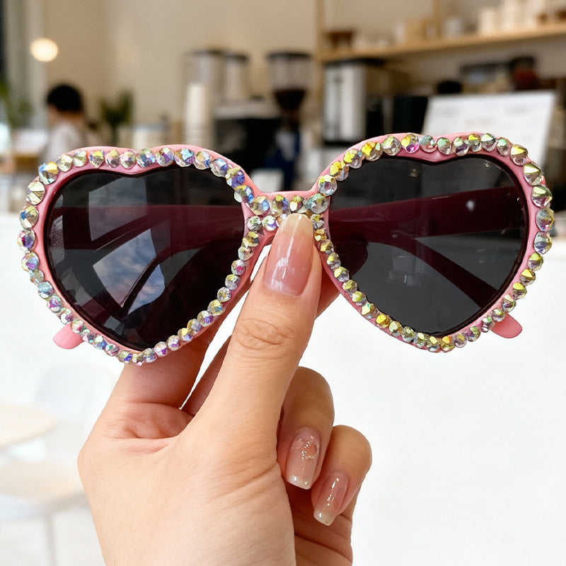 Herzförmige mit Strass verzierte Sonnenbrille Karnz