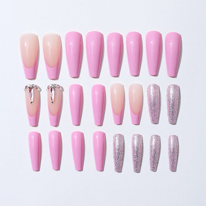 Dekoratives Press-On-Nagelset mit Glitter und Edelsteinakzenten Karnz
