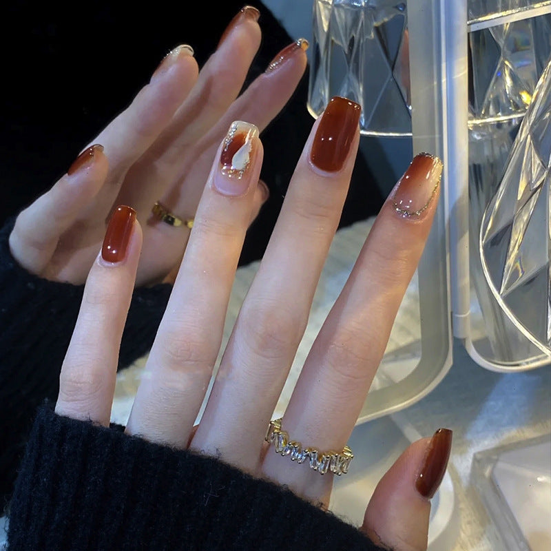 Elegantes Press-On-Nagelset mit funkelnden Spitzenakzenten Karnz