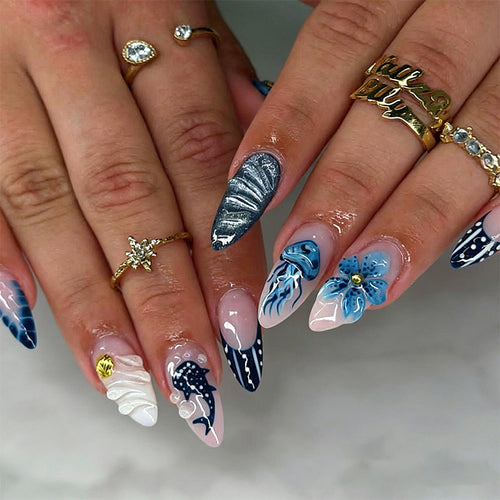Kunstvolle 3D Nagelspitzen mit maritimen Motiven Karnz
