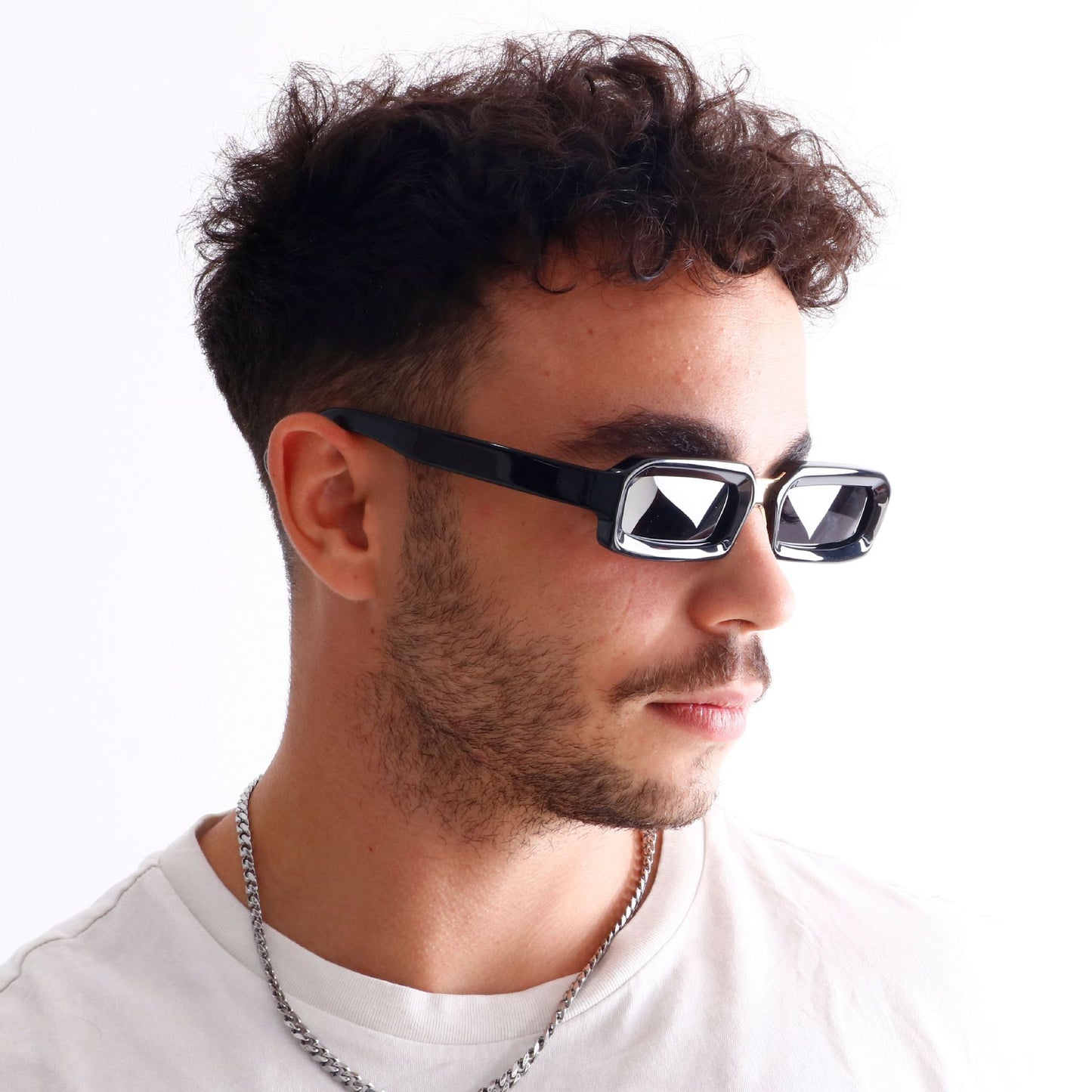 Damen stilvolle Sonnenbrille im modernen rechteckigen Design mit komfortablem Rahmen Karnz