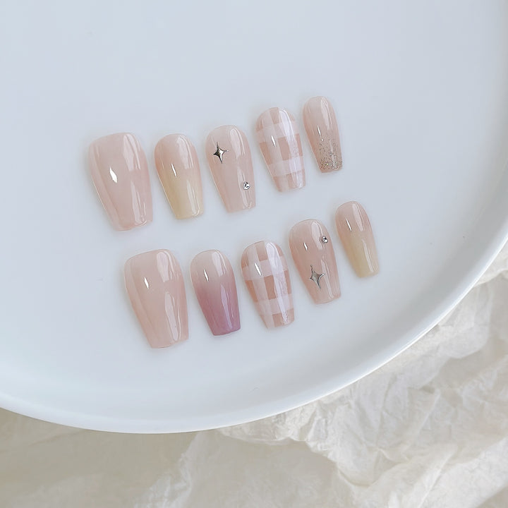 Elegantes Press-On Nagelkunstset mit glitzernden Akzenten