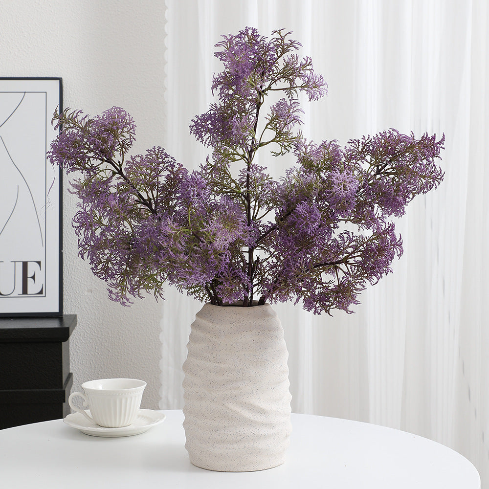 Künstlicher Blütenzweig mit filigranen lila Blüten Karnz