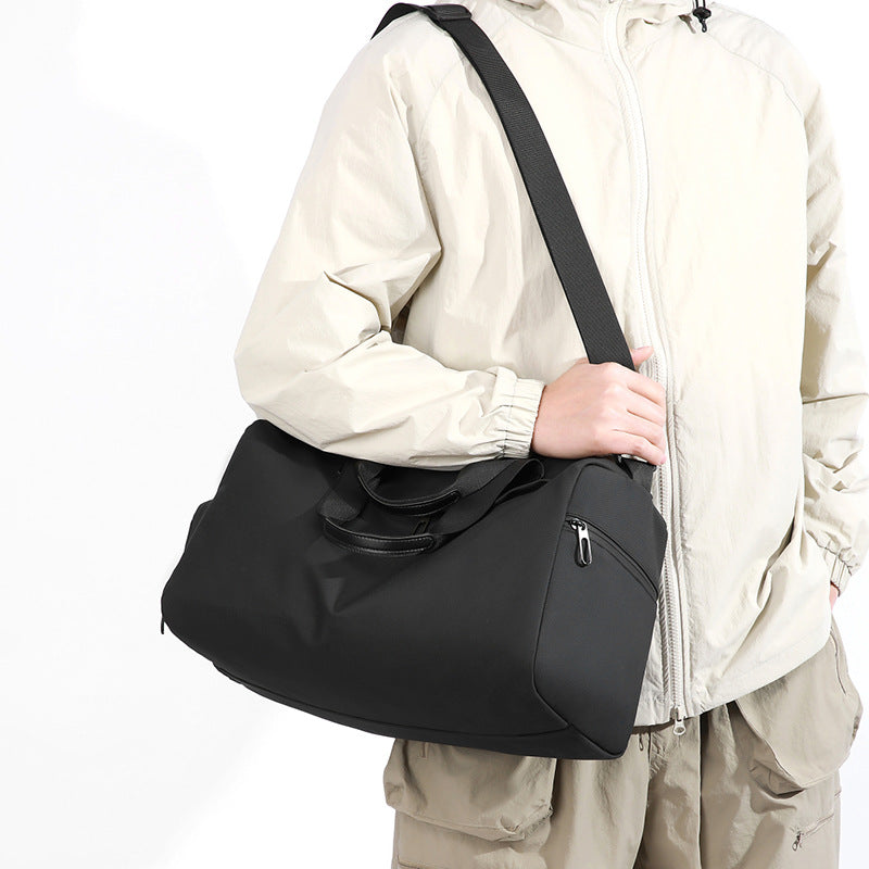 Vielseitige Reisetasche mit verstellbaren Riemen Karnz
