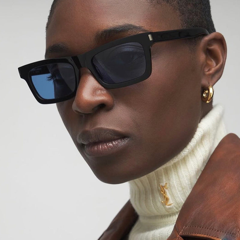 Damen quadratische Sonnenbrille mit transparenten Gläsern und stilvollem Design Karnz