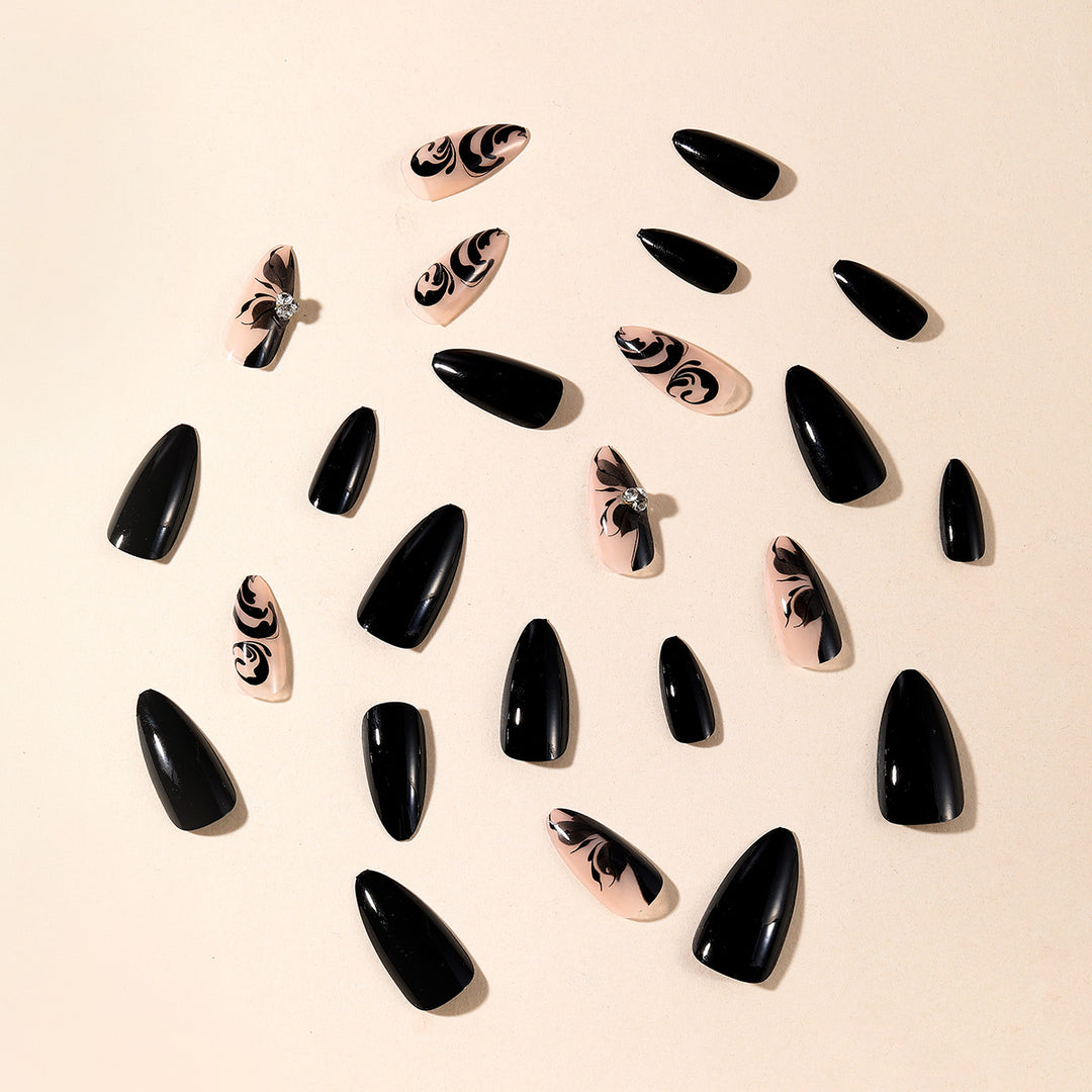 Elegante Gothic Stiletto Nagelkunst Extensions Karnz