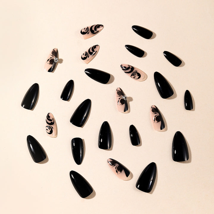 Elegante Gothic Stiletto Nagelkunst Extensions Karnz