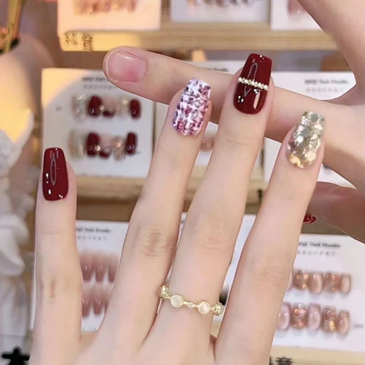 Glamouröse Nageldesigns Karnz