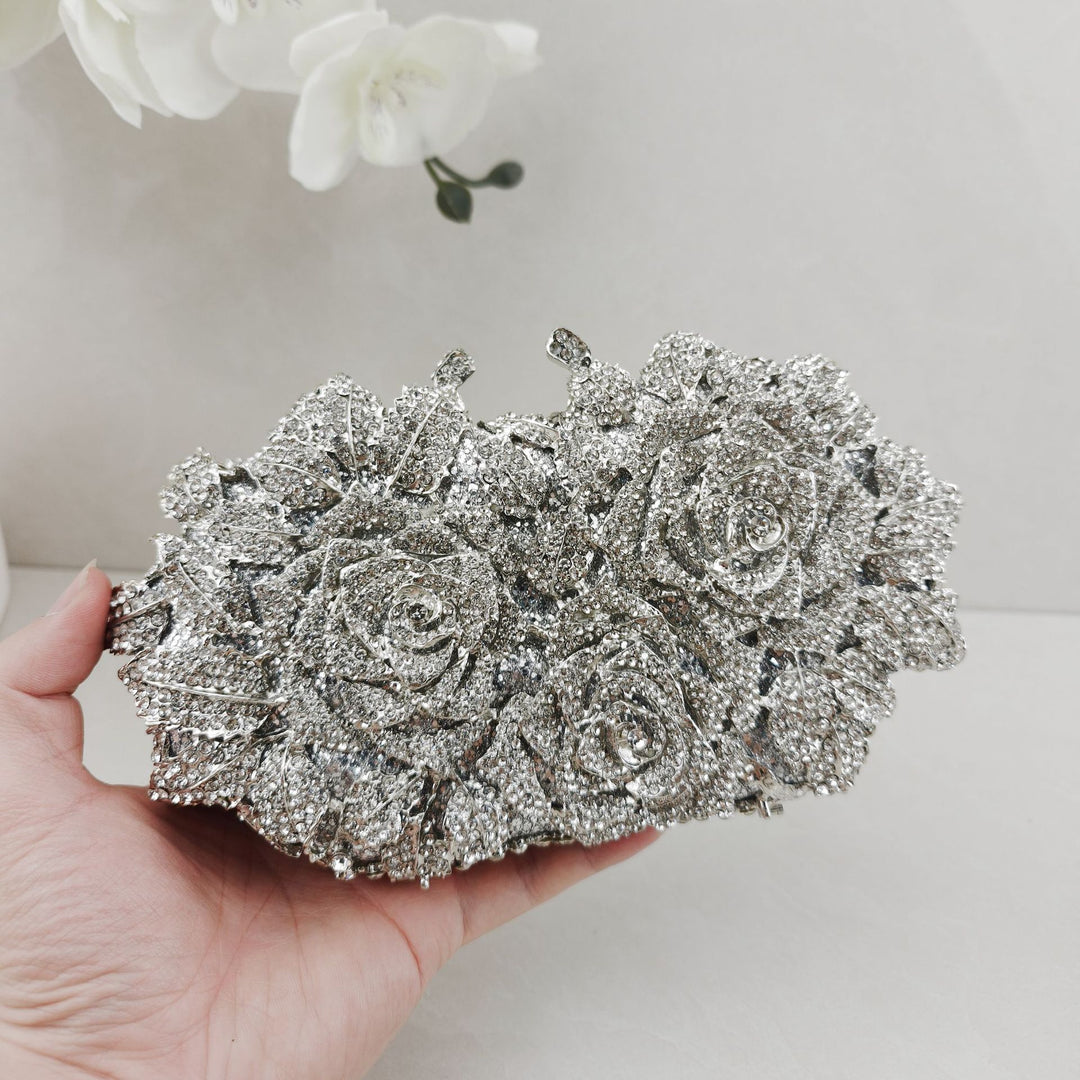 Blumig verzierte Abend-Clutch