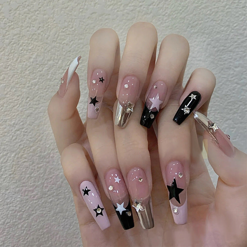 Kreatives Künstlerisches Press-On Nageldesign Karnz