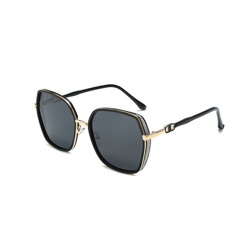 Übergroße retro-inspirierte geometrische Sonnenbrille